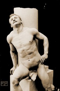 Eugen Sandow, in klassischer antiker griechisch-römischer Pose, ca. 1894